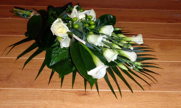6.05 Rouwboeket,  lisianthus wit