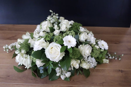 3.05 Langwerpig,  wit rozen